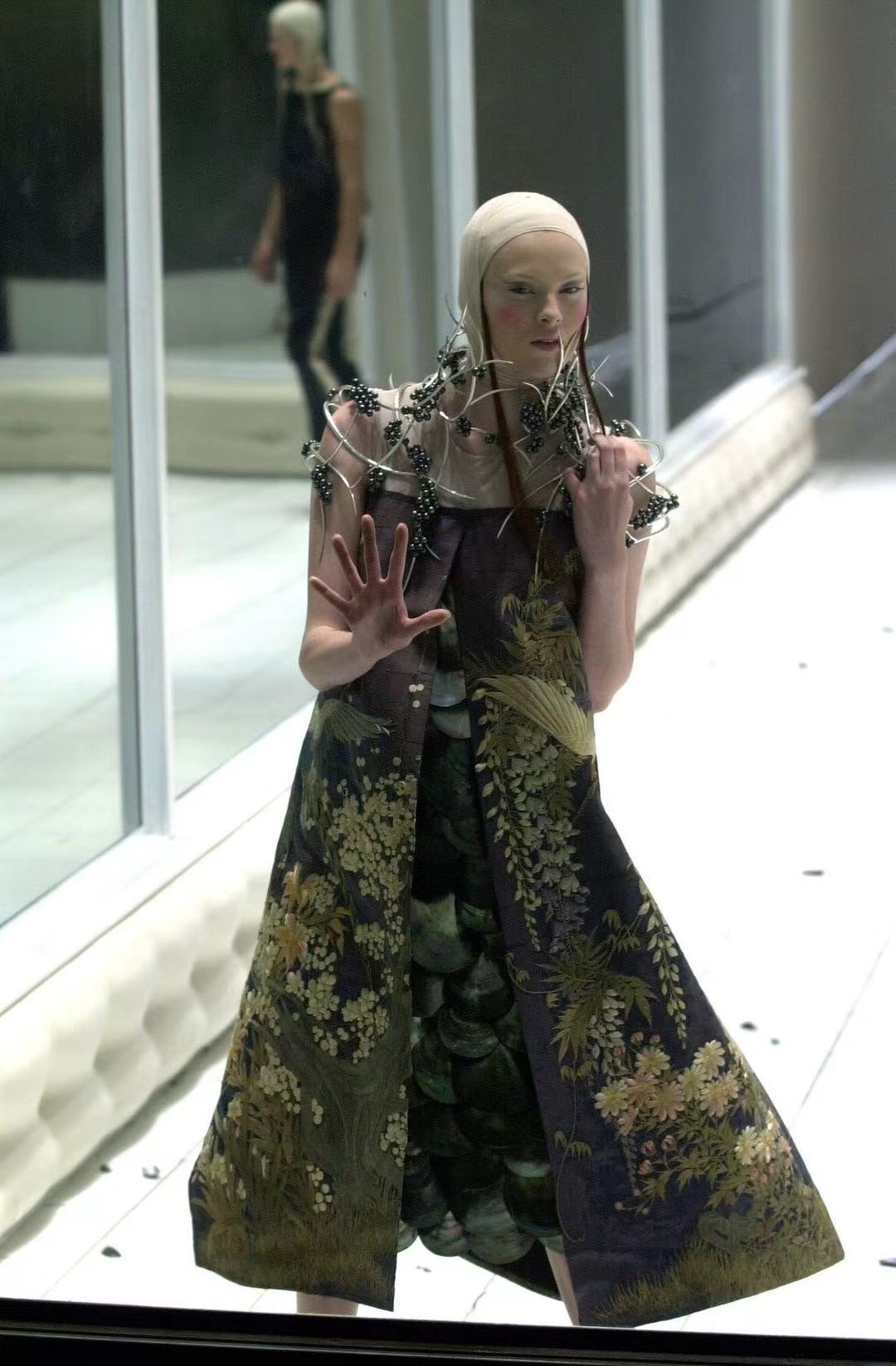 Alexander McQueen 品牌秀场图像