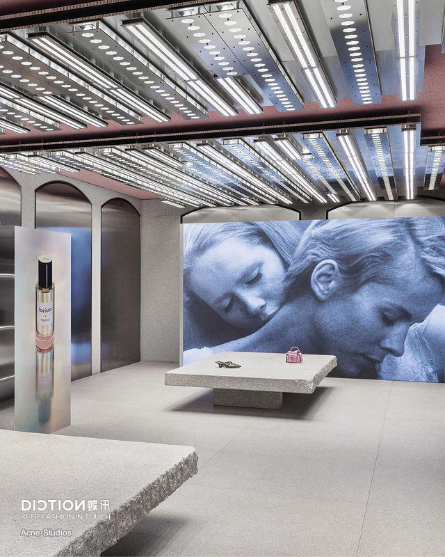 ACNE STUDIOS / POP-UP / PPT P.6 / 01