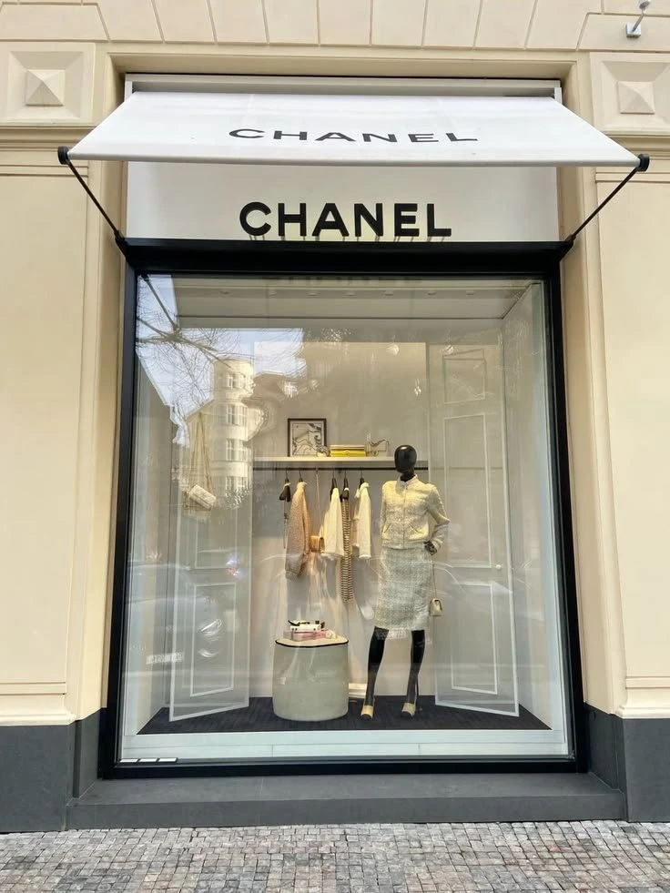 CHANEL / WINDOW / PPT P.10 / 04