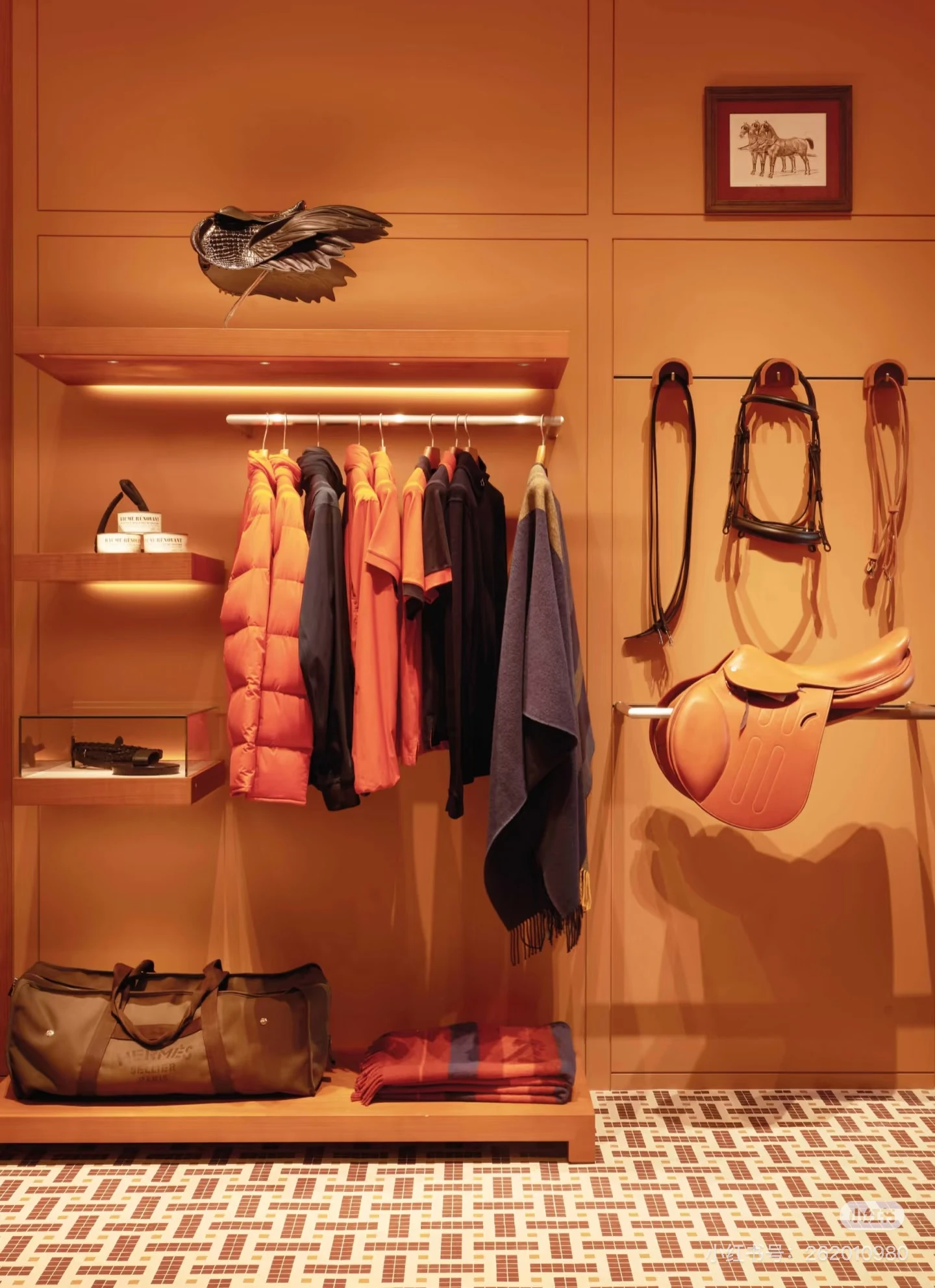 HERMES / INTERIOR / PPT P.29 / 03