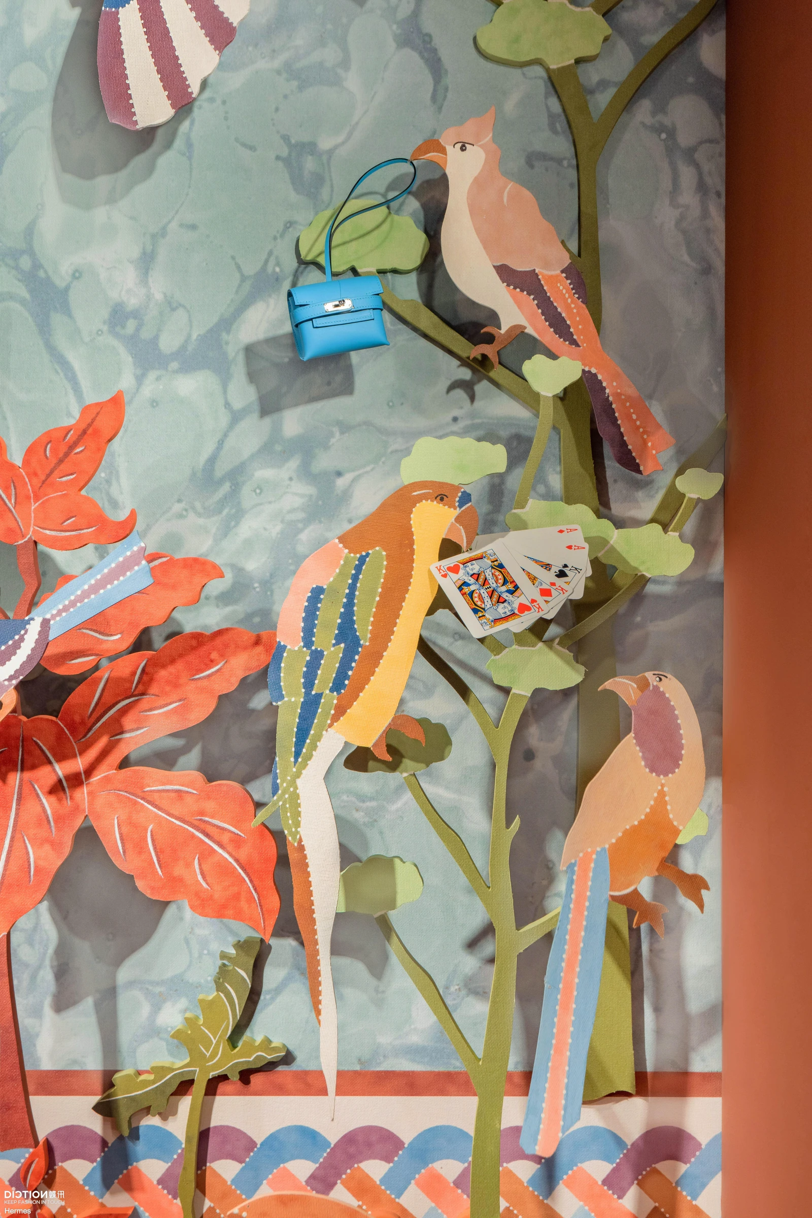 HERMES / WINDOW / PPT P.33 / 01