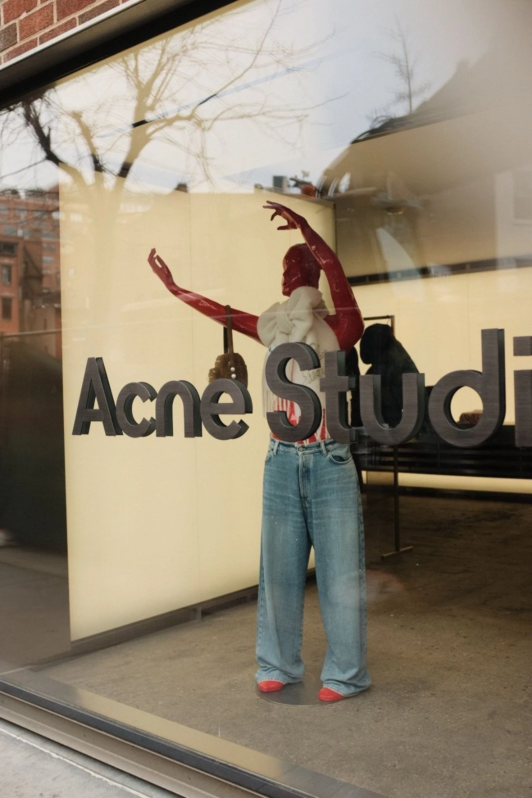 ACNE STUDIOS / WINDOW / PPT P.7 / 05